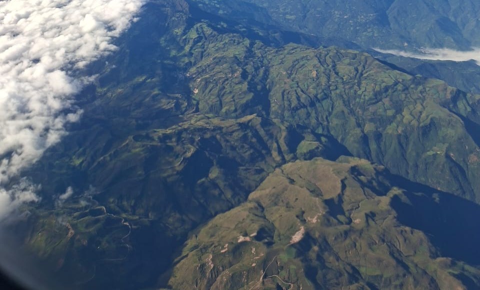 Vista aérea de la sierra peruana — el territorio que protegemos